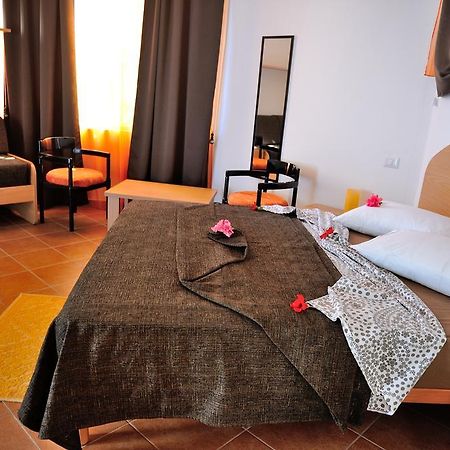 Hotel Hr Costa Rei 穆拉沃拉 外观 照片